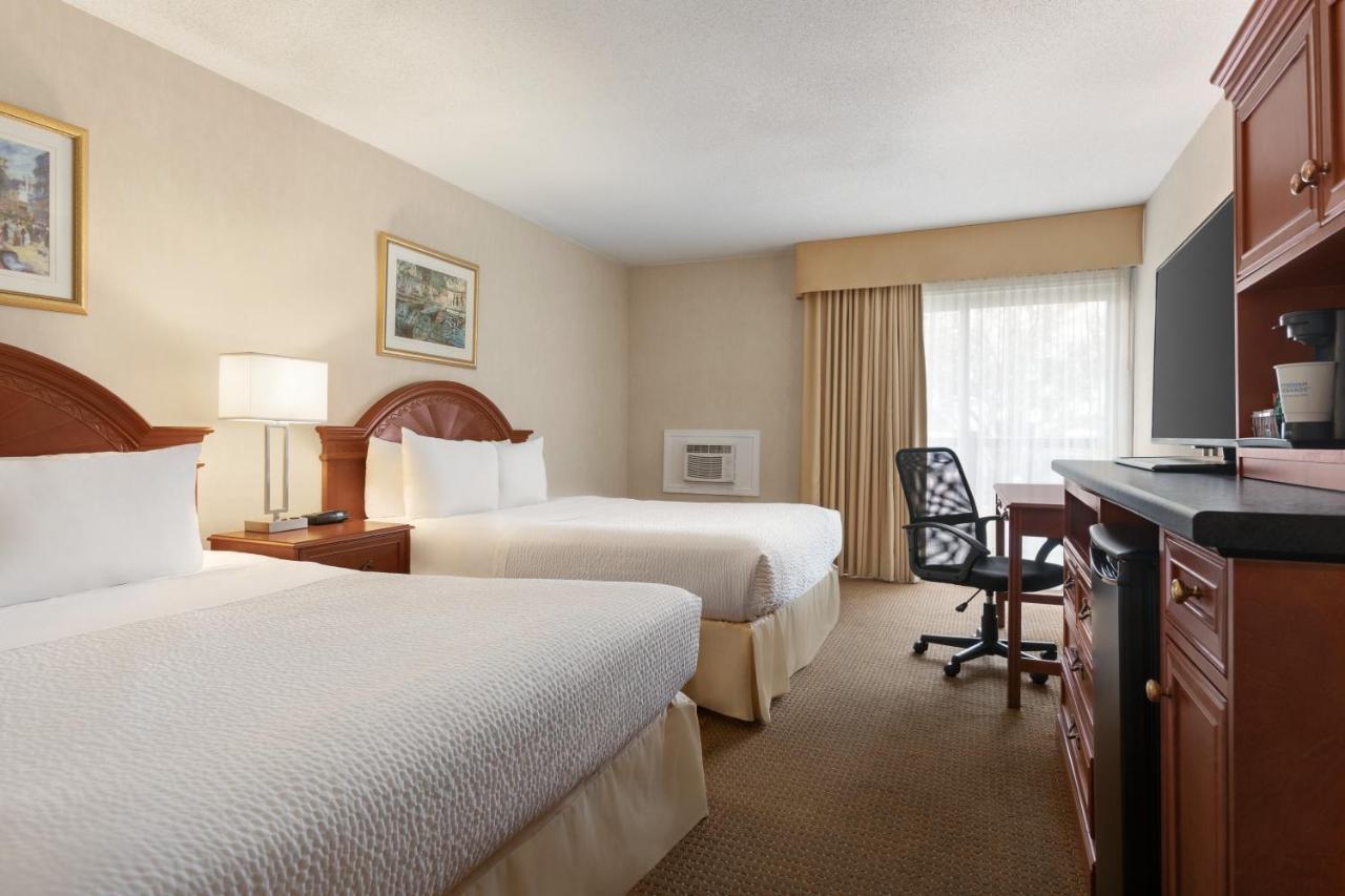 Days Inn By Wyndham London Eksteriør billede